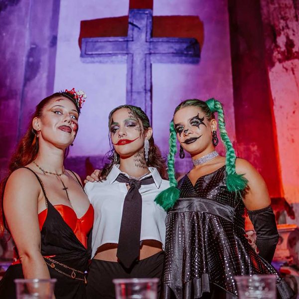 ragazze-castello-san-giorgio-canavese-halloween-torino-2025.jpg